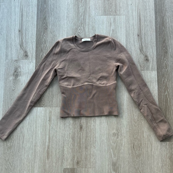 Aritzia Babaton Sculpt Knit Longsleeve - Picture 1 of 1